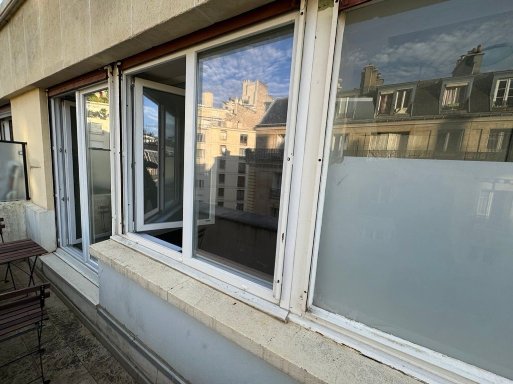 
                                                Vente
                                                 Appartement étage élevé avec balcon - La Muette