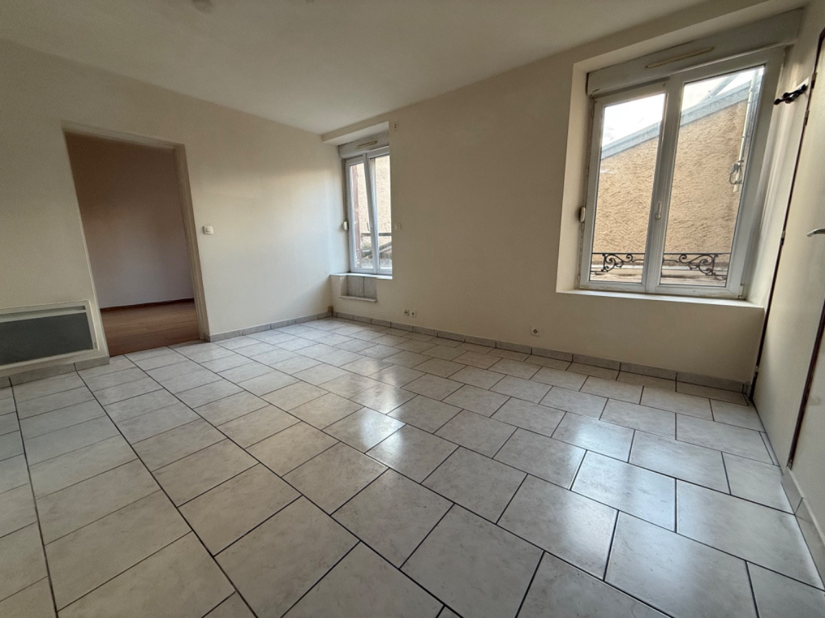 
                                                Location
                                                 Appartement F2 lumineux de 46m² avec terrasse