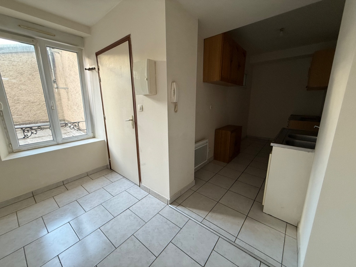 
                                                Location
                                                 Appartement F2 lumineux de 46m² avec terrasse