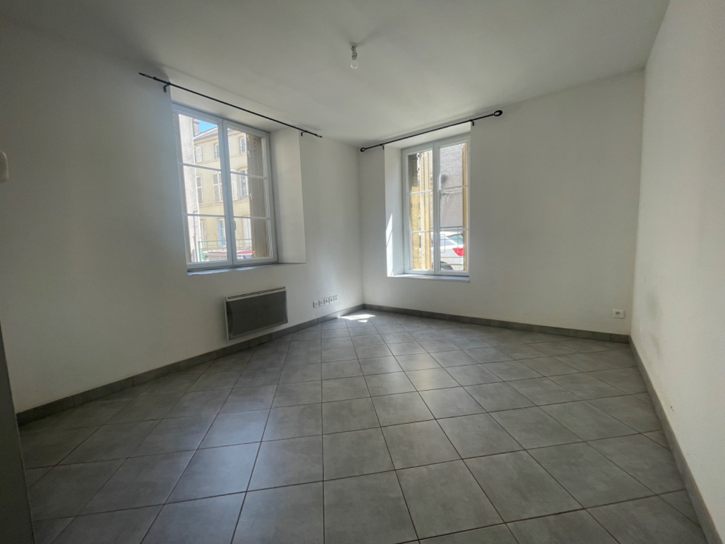 
                                                Location
                                                 Appartement F2 de 33m² équipé