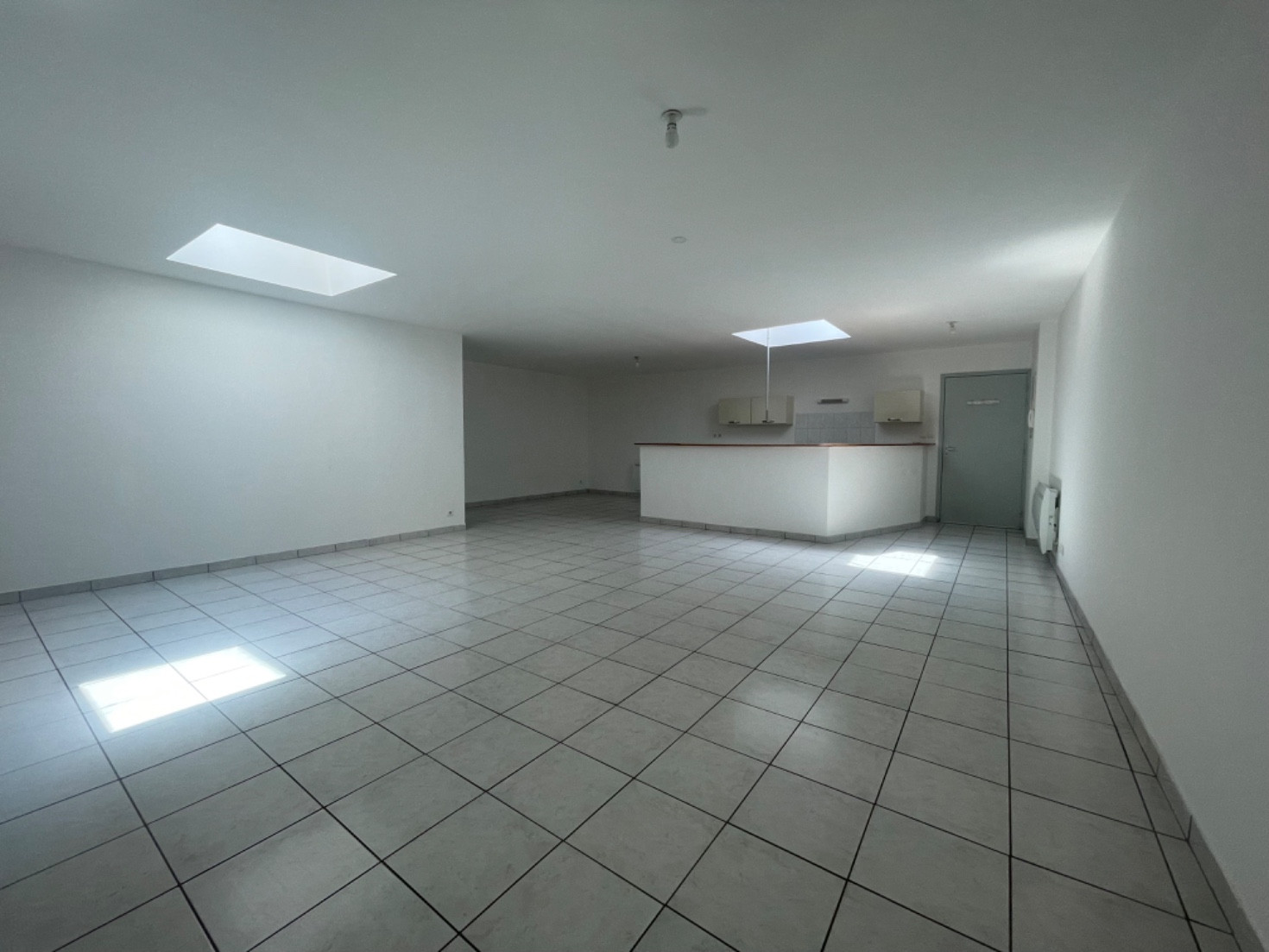 
                                                Location
                                                 Appartement F3 lumineux de 67m²