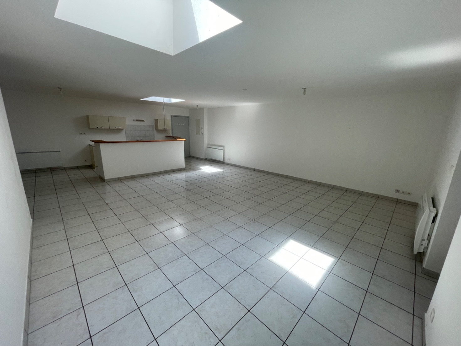 
                                                Location
                                                 Appartement F3 lumineux de 67m²