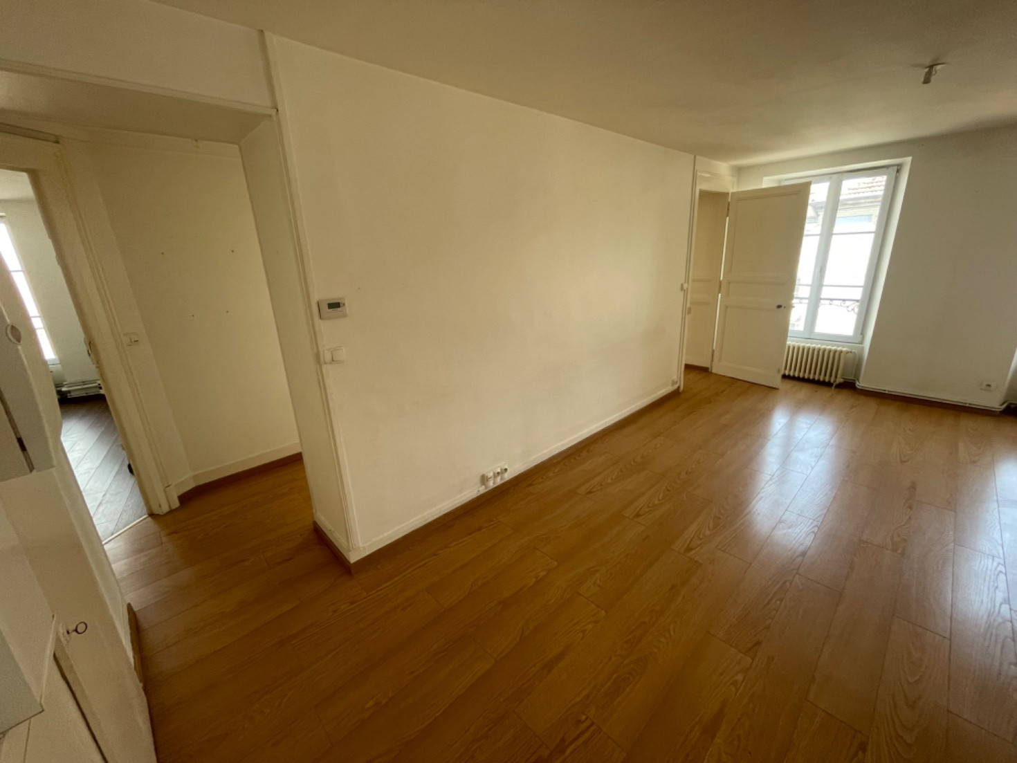 
                                                Location
                                                 Appartement F4 de 110m² centre-ville