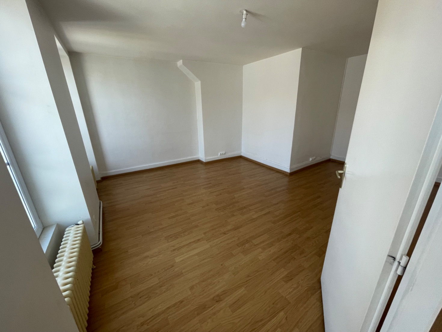 
                                                Location
                                                 Appartement F4 de 110m² centre-ville