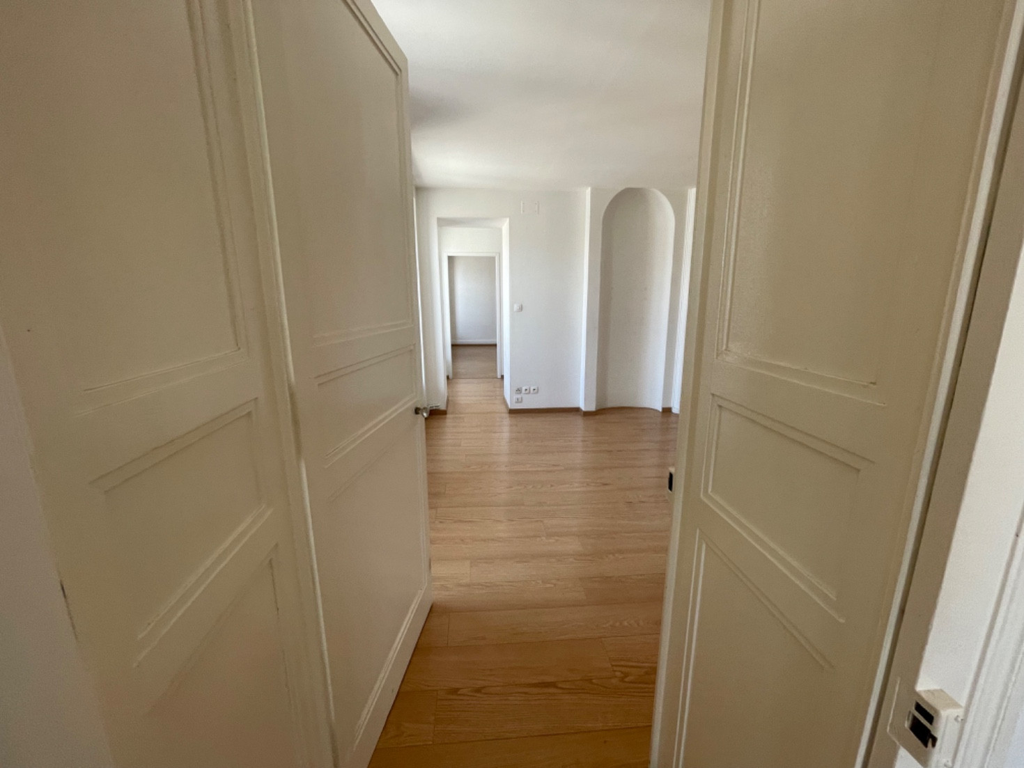 
                                                Location
                                                 Appartement F4 de 110m² centre-ville