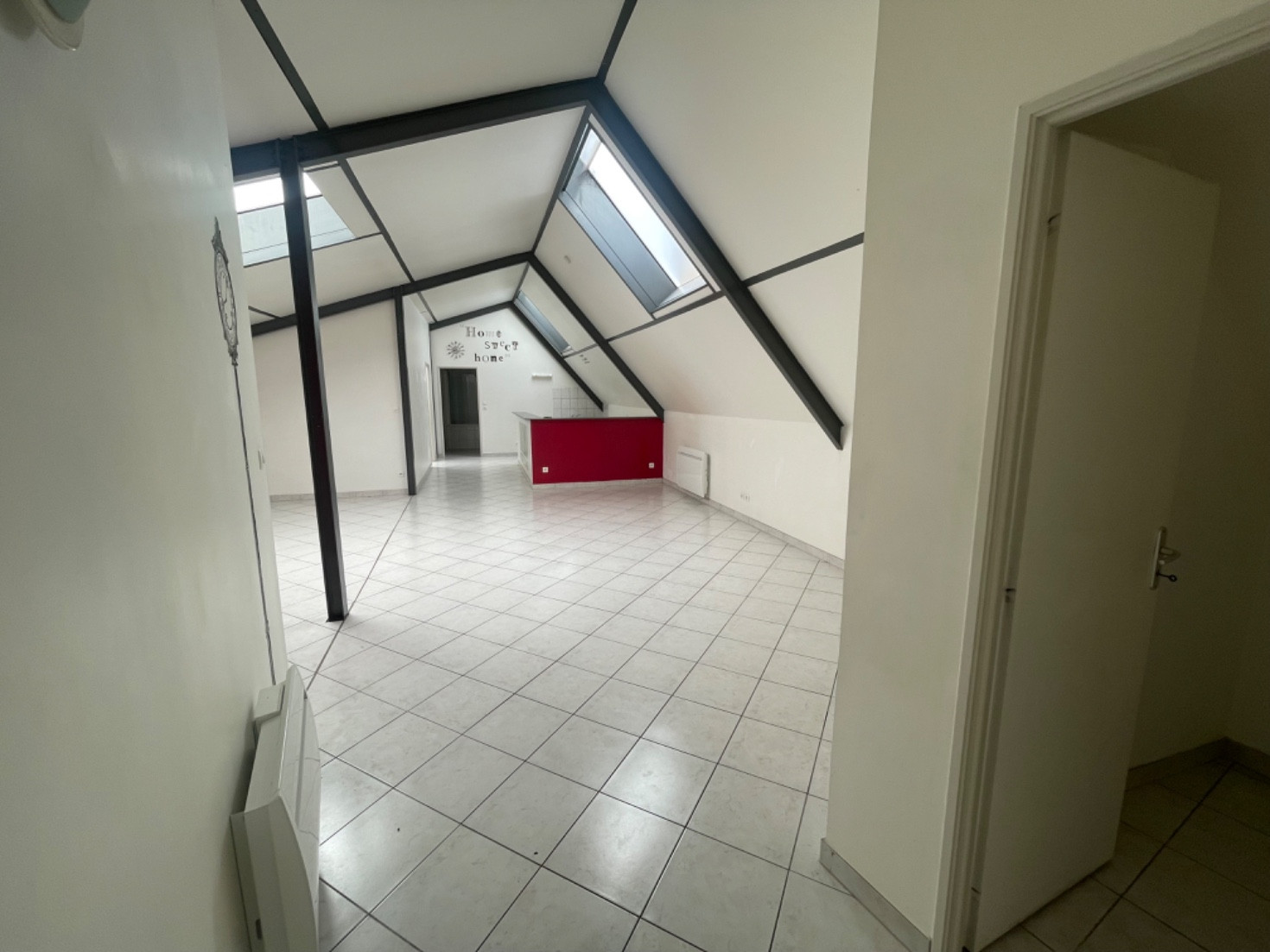 
                                                Location
                                                 Appartement F4 centre-ville de Mirecourt