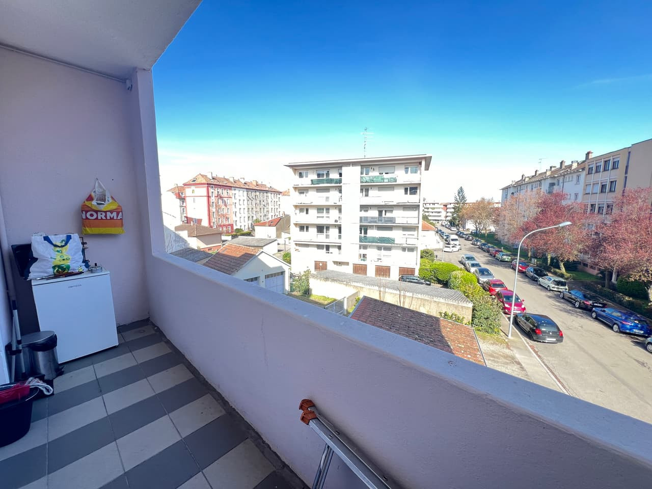 
                                                Vente
                                                 Appartement lumineux avec Balcon et Garage