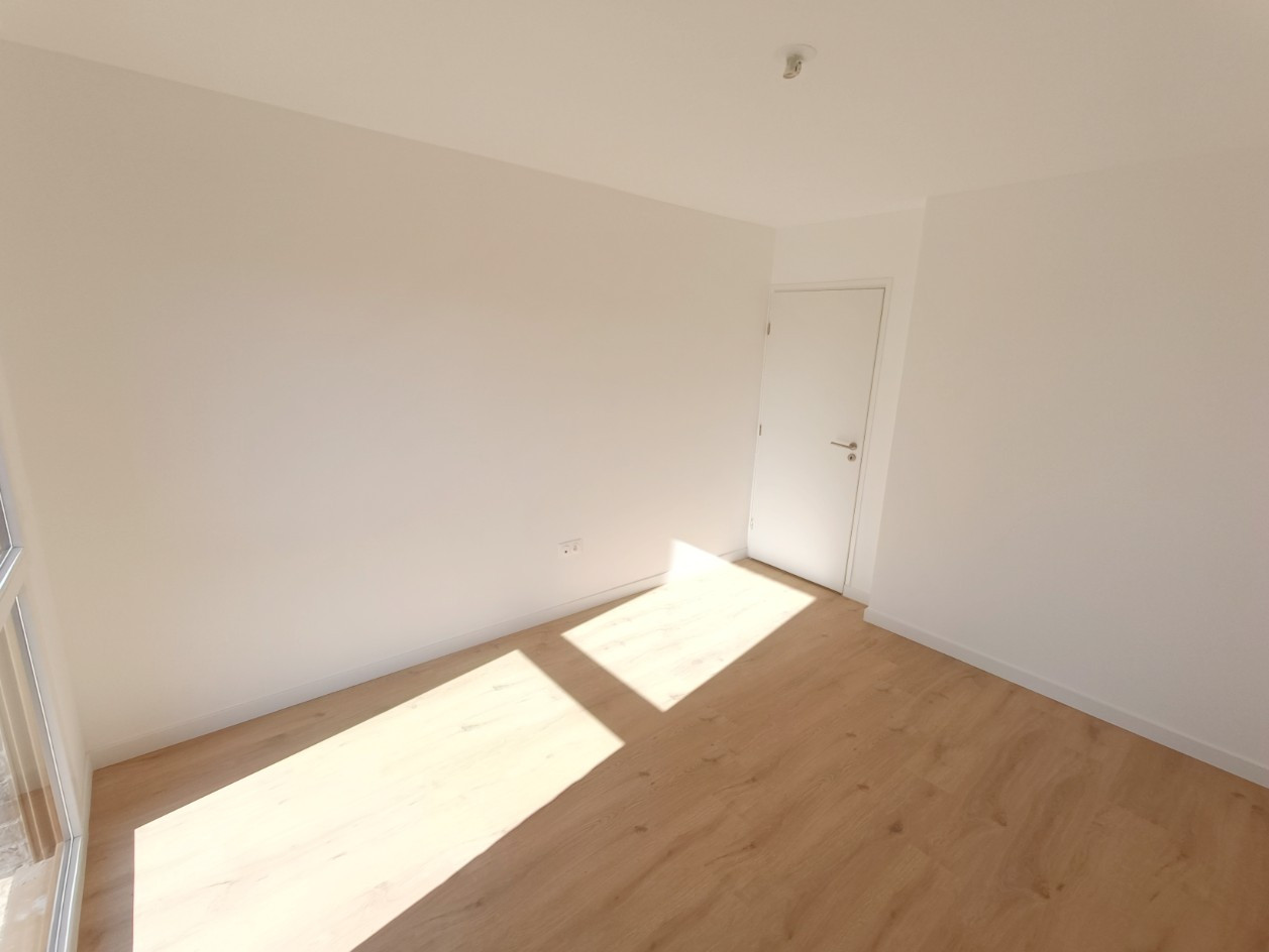 
                                                Location
                                                 Appartement neuf, T3, Rivery