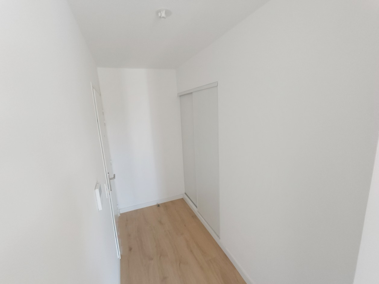 
                                                Location
                                                 Appartement neuf, T3, Rivery