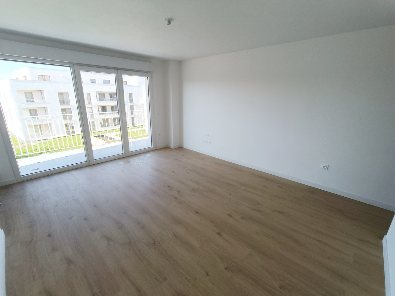 
                                                Location
                                                 Appartement neuf, T3, Rivery