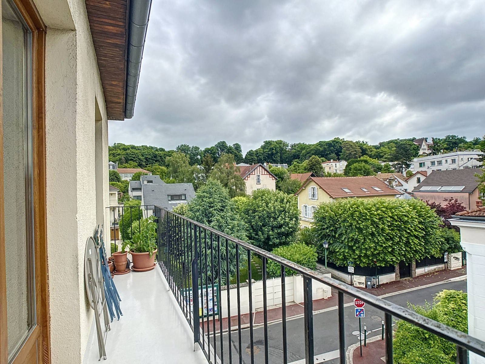 
                                                Vente
                                                 Appartement quatre Pièces 83,52 m² - Ville-d'Avray