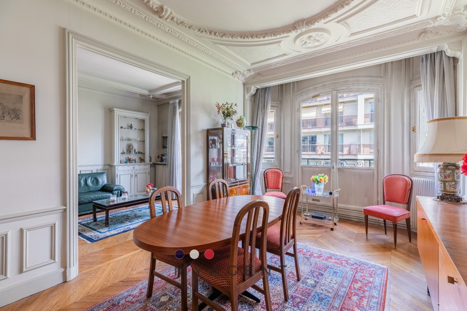 
                                                Vente
                                                 Appartement raffiné avec charme de l’ancien