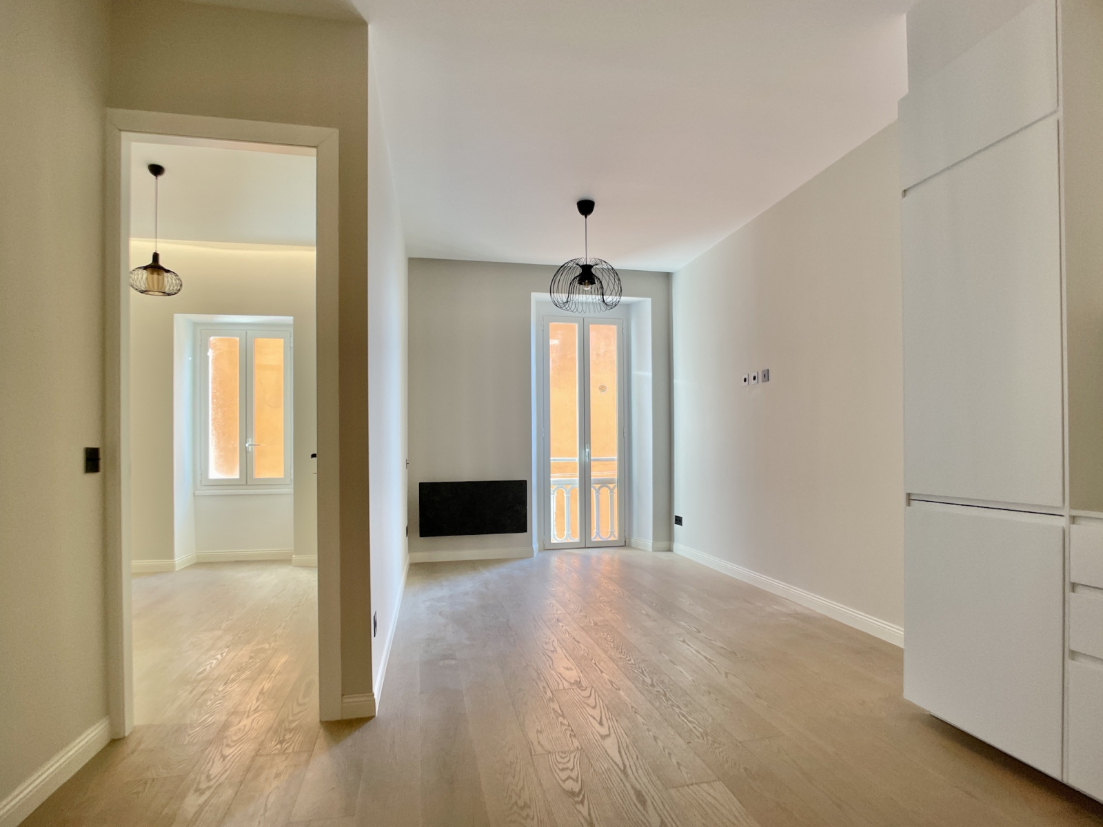 
                                                Vente
                                                 Appartement rénové avec vue mer et port dans le Vieux Villefranche