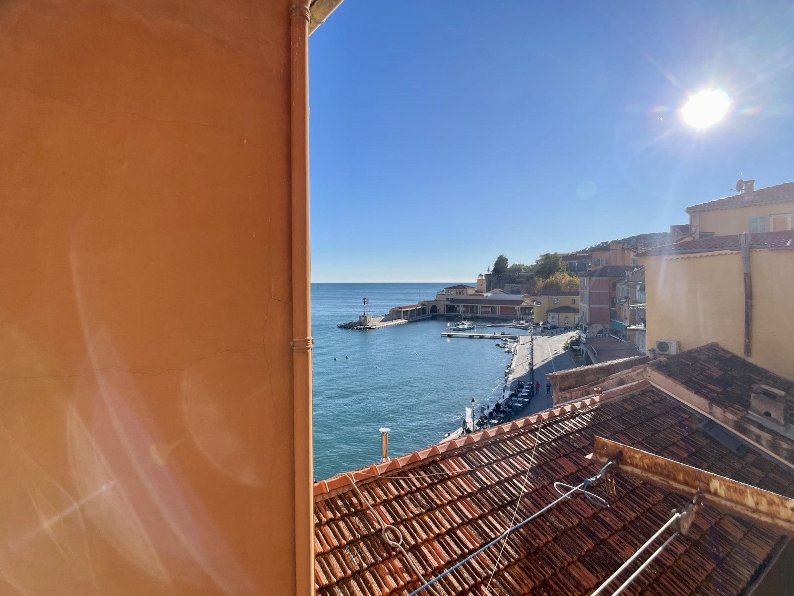 
                                                Vente
                                                 Appartement rénové avec vue mer et port dans le Vieux Villefranche