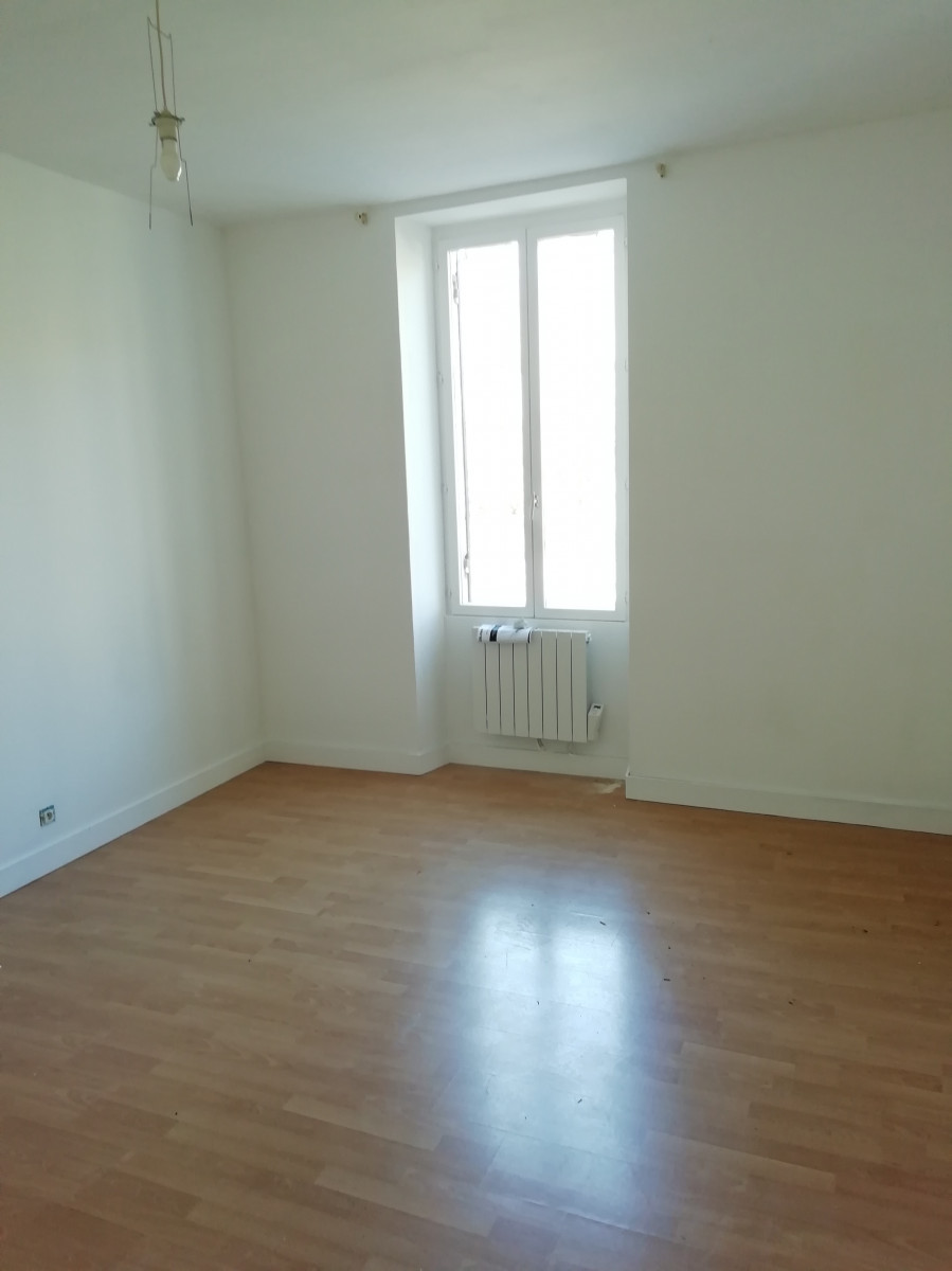 
                                                Location
                                                 Appartement T2 66m² à Cadillac-sur-Garonne