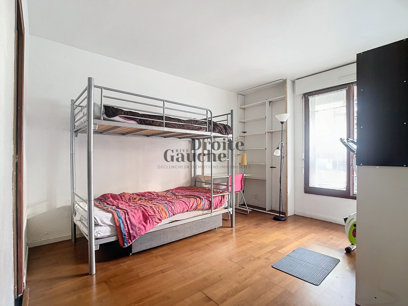 
                                                Location
                                                 Appartement T2 en plein centre ville de Sèvres