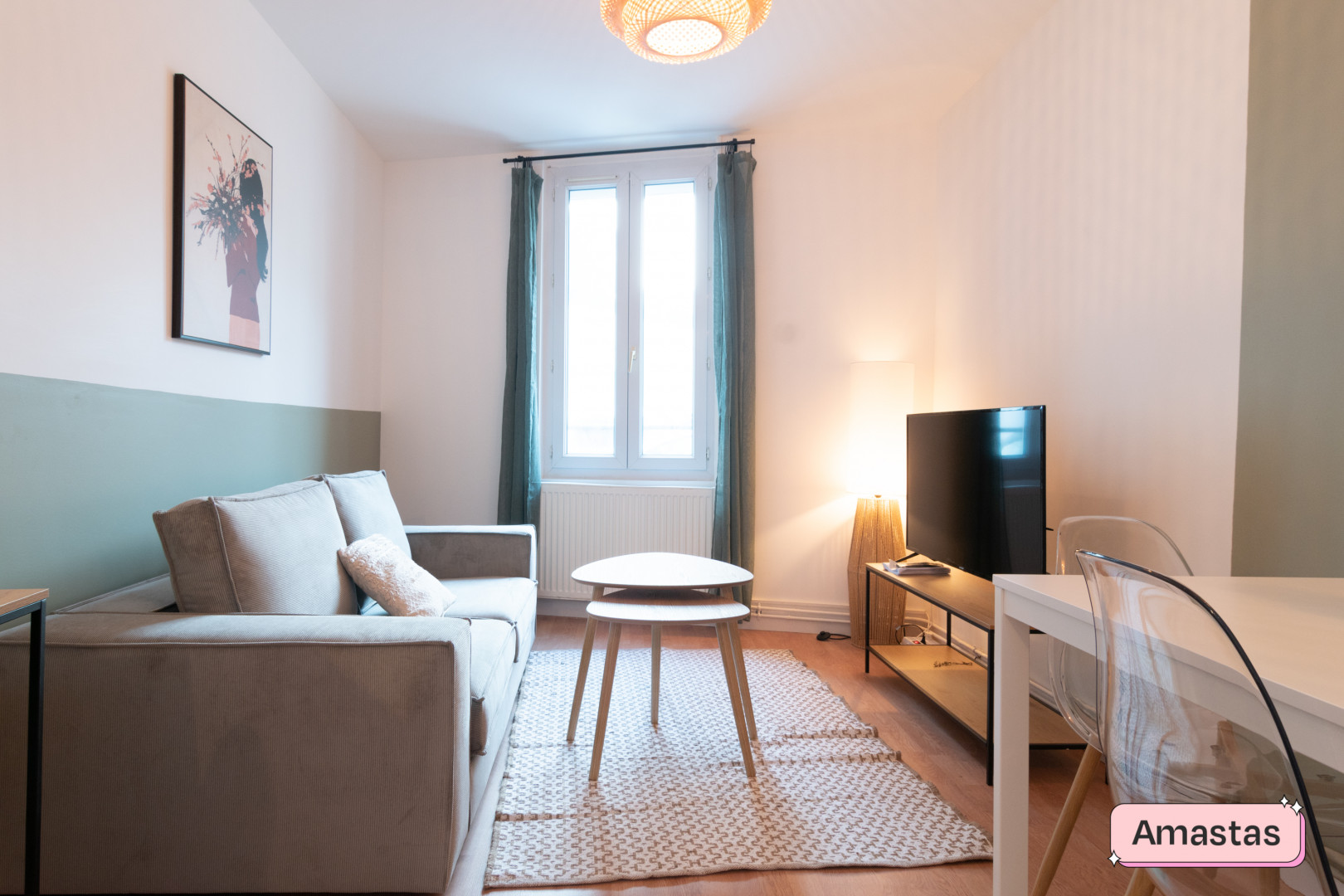 
                                                Location
                                                 Appartement T2 rénové et meublé avec goût au Havre