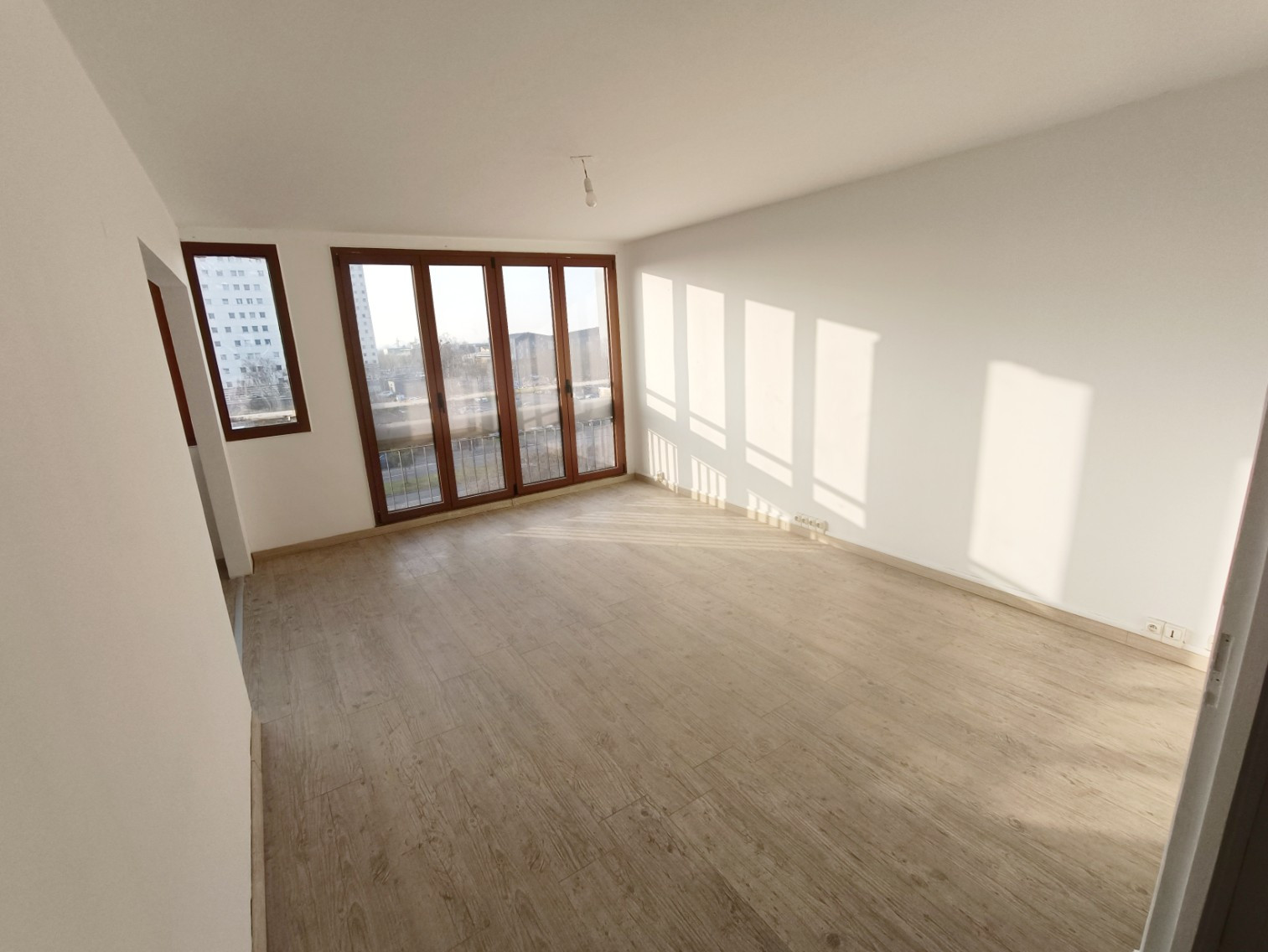 
                                                Vente
                                                 Appartement T3, 62 m² Cave et Parking