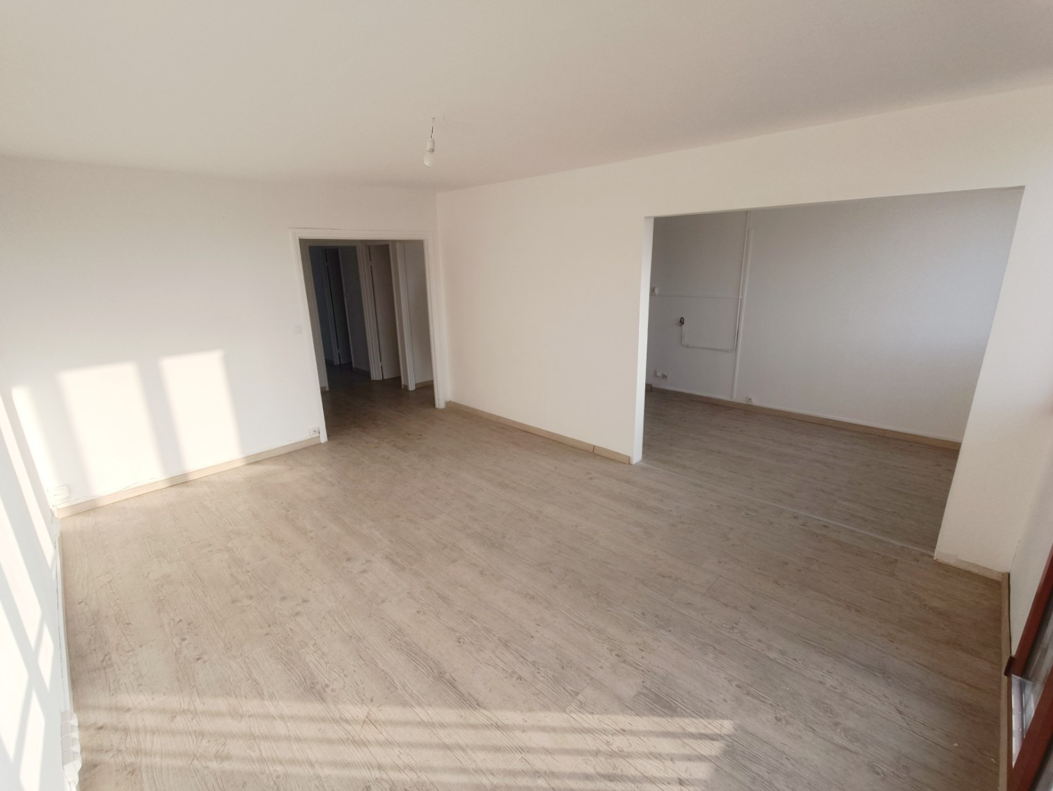 
                                                Vente
                                                 Appartement T3, 62 m² Cave et Parking