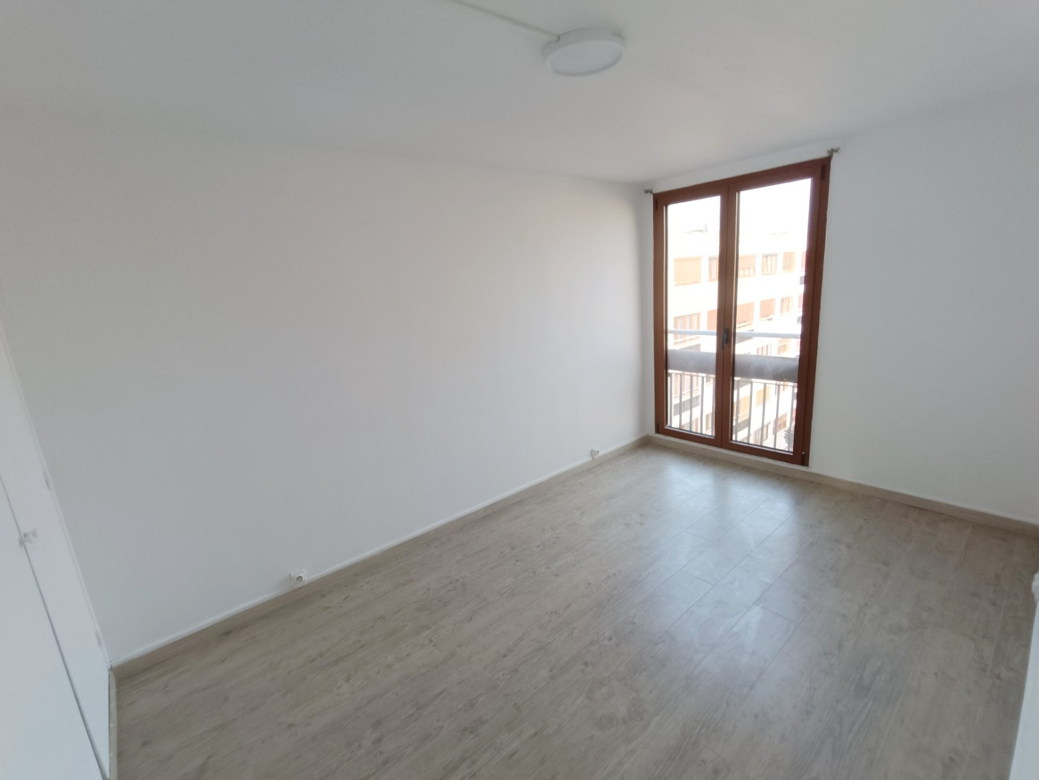 
                                                Vente
                                                 Appartement T3, 62 m² Cave et Parking