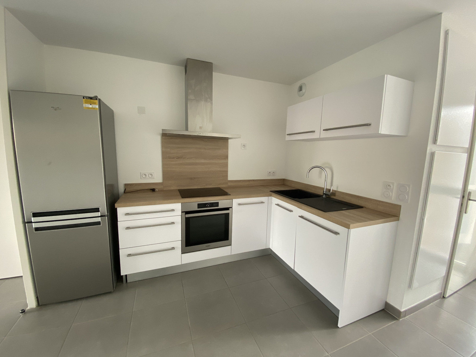 
                                                Location
                                                 Appartement T3 64m² Mérignac