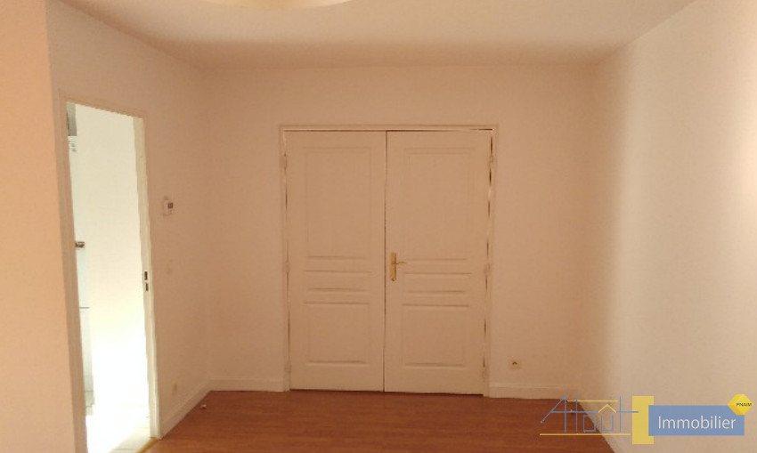 
                                                Location
                                                 Appartement T3 67M2 RAVEZIES