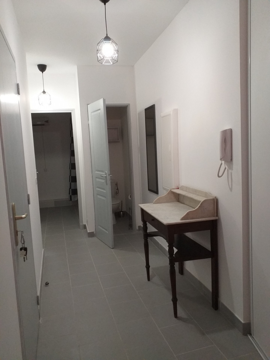 
                                                Location
                                                 Appartement T3 meublé à louer