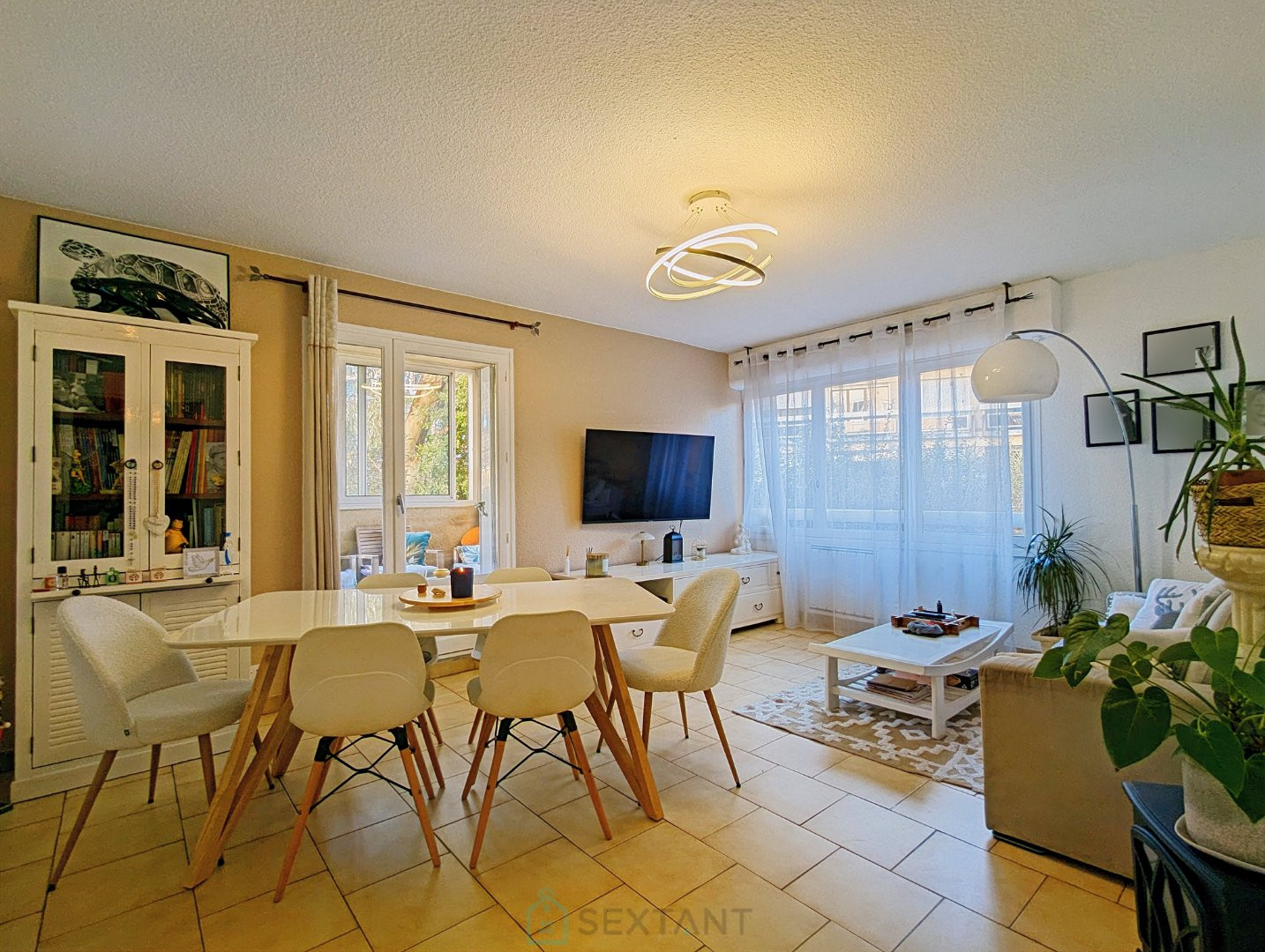 
                                                Vente
                                                 Appartement T4 - 80m² - A rafraîchir - Centre ville de SAINTE-MAXIME