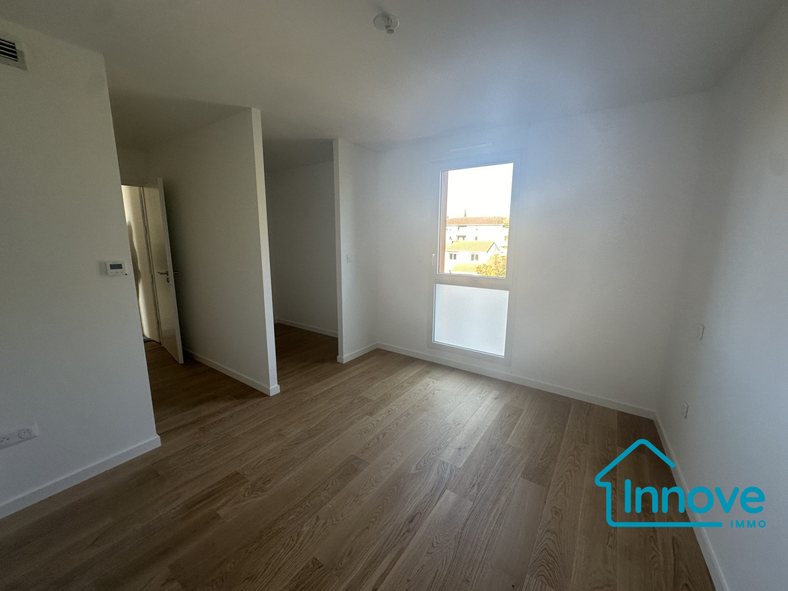 
                                                Vente
                                                 Appartement T5 duplex dernier étage