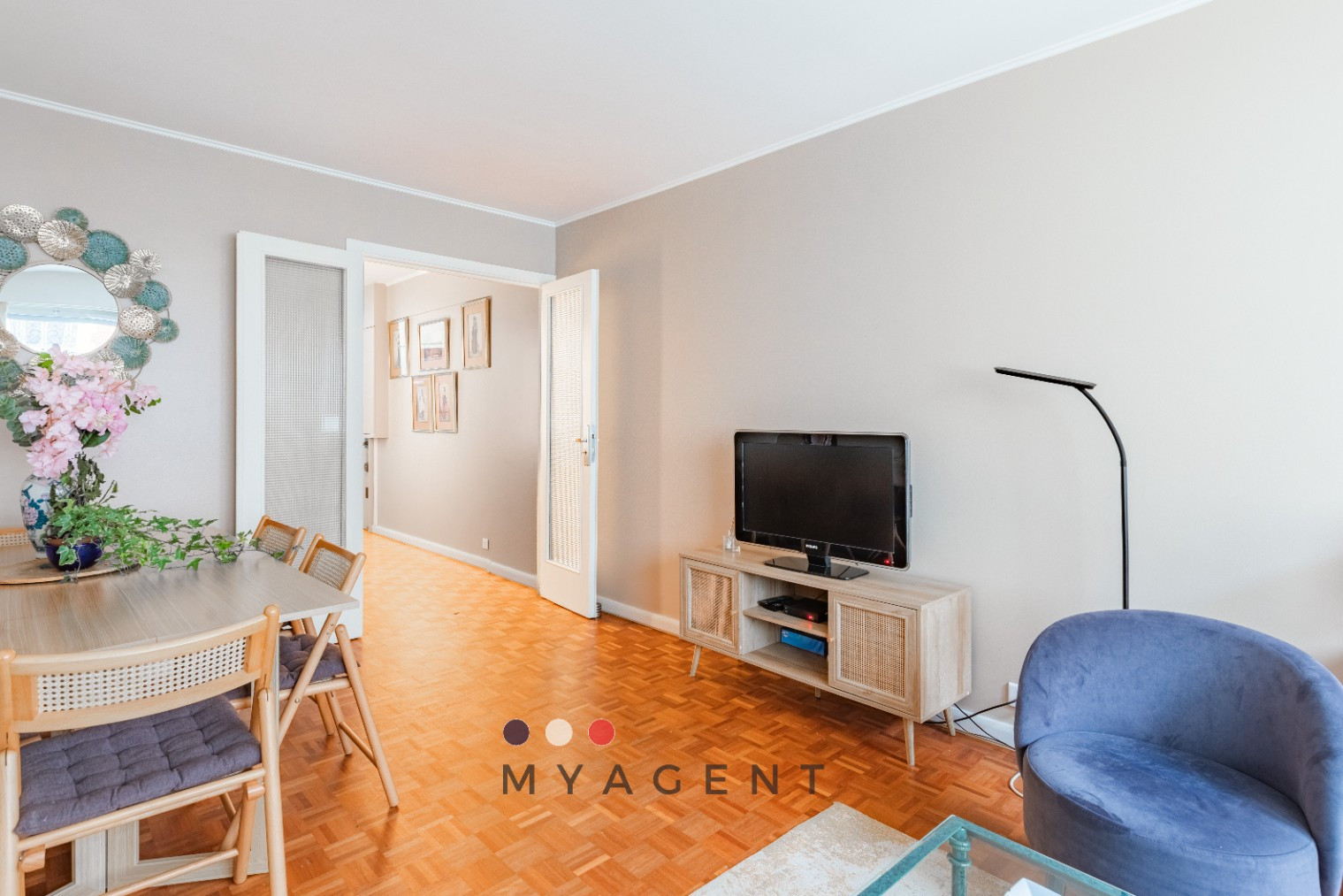 
                                                Vente
                                                 Appartement traversant - Cœur de Passy