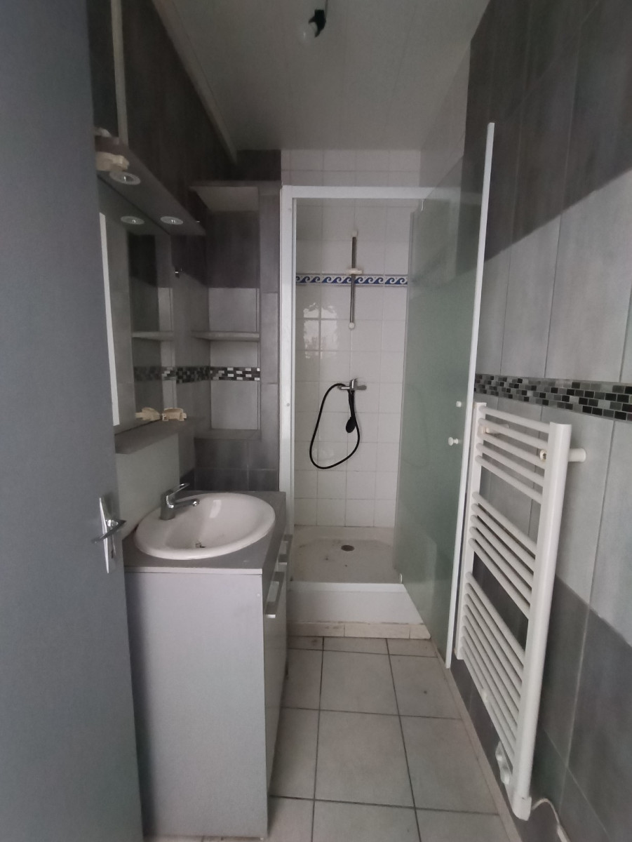 
                                                Vente
                                                 Appartement type 2 de 39 m² à Vierzon centre ville