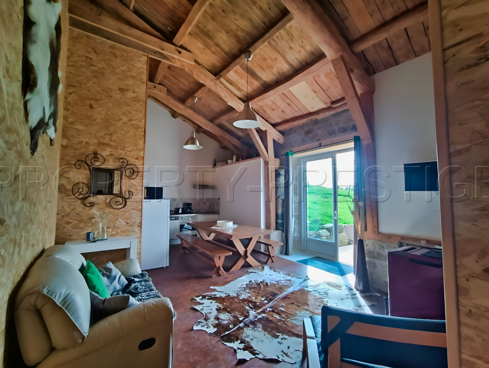 
                                                Vente
                                                 ARDECHE PROPRIETE 460 M² VUE EXCEPTIONNELLE