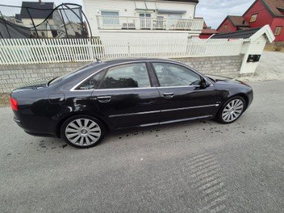 
                                                Voiture
                                                 Audi A8