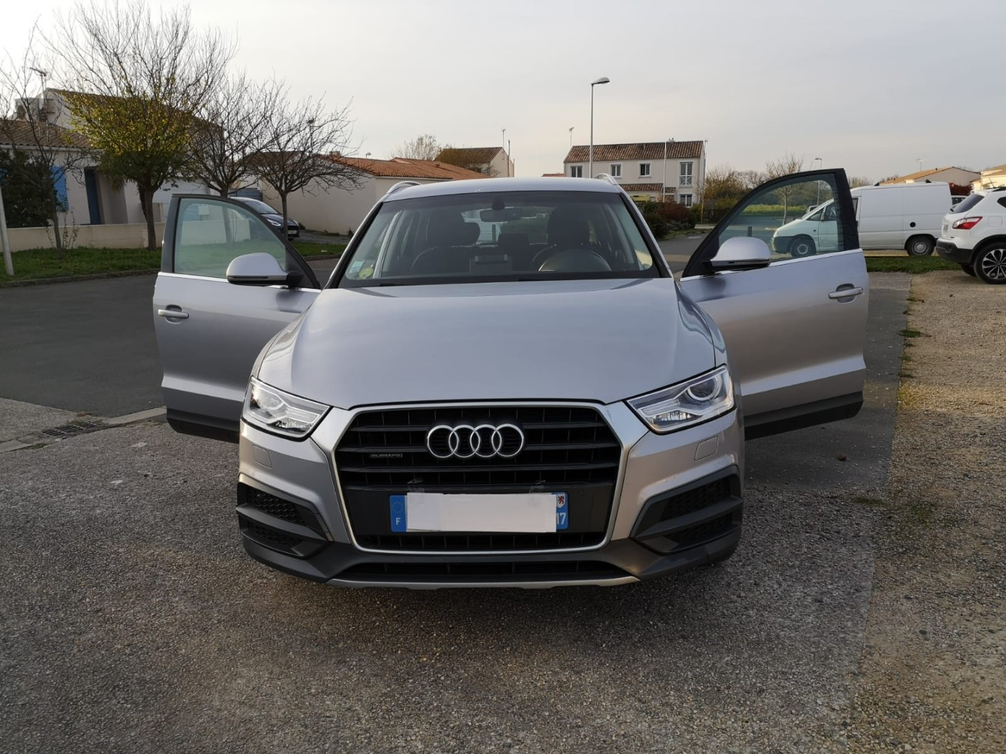 
                                                Voiture
                                                 AUDI Q3 2.0 TDI 184ch AMBIENTE QUATTRO S TRONIC