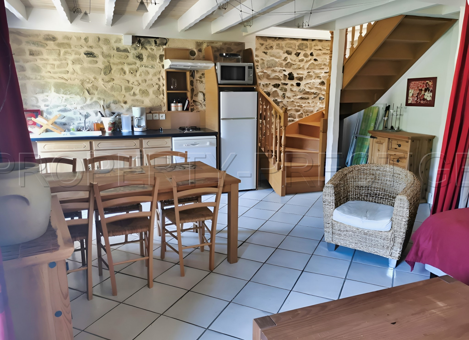 
                                                Vente
                                                 AUVERGNE MOULIN GITES CHAMBRES D’HÔTES RIVIERE