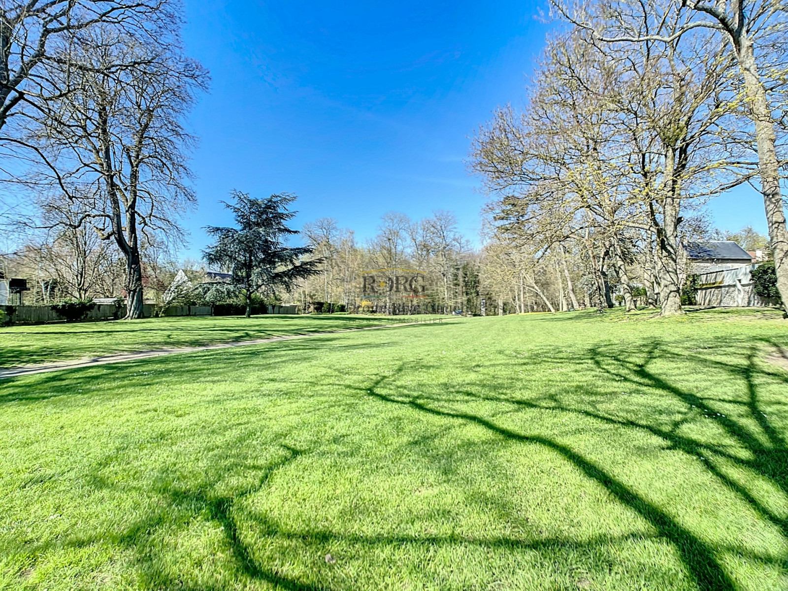 
                                                Vente
                                                 Balcon plein SUD - 2 chambres