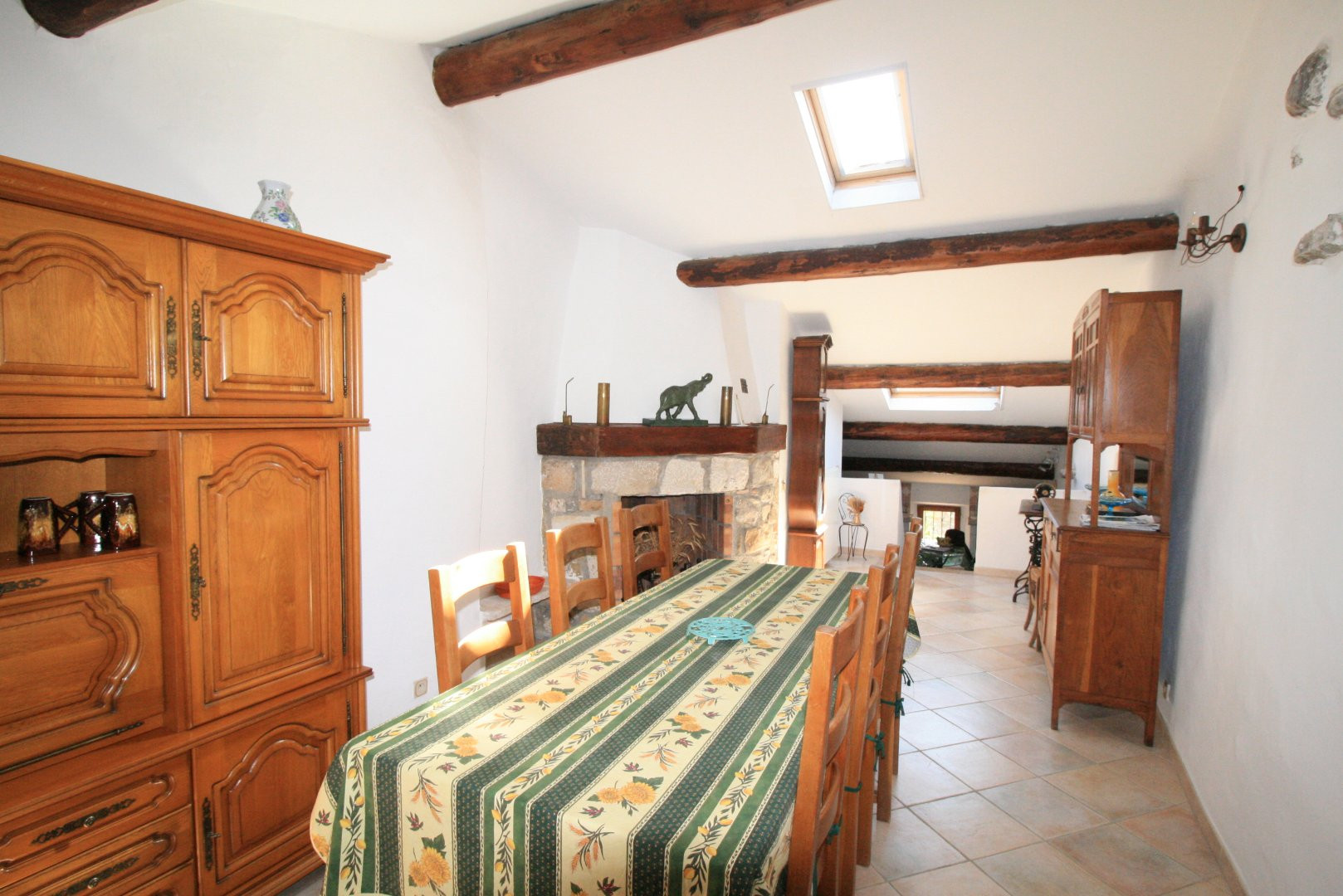 
                                                Vente
                                                 Bargeme , haut Var , lot de deux Maisons,  surface totale 190 M2 , 5 chambres , 