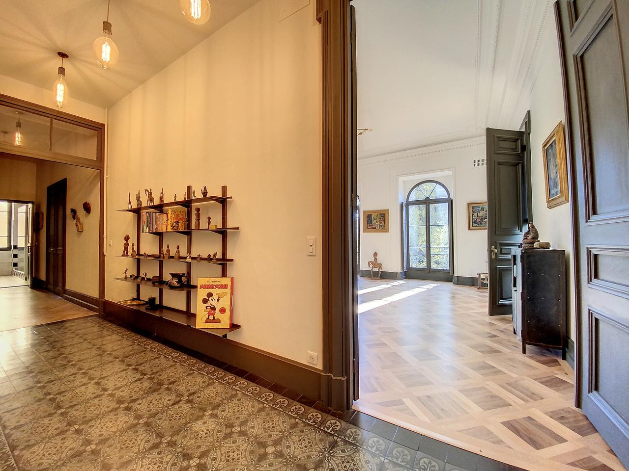 
                                                Vente
                                                 Bas Cimiez Carabacel - Appartement atypique dans Palais bourgeois