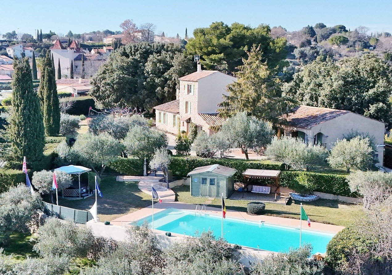 
                                                Vente
                                                 Bastide a Flayosc dans le Var proche village