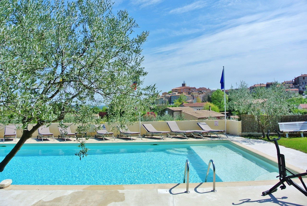 
                                                Vente
                                                 Bastide a Flayosc dans le Var proche village