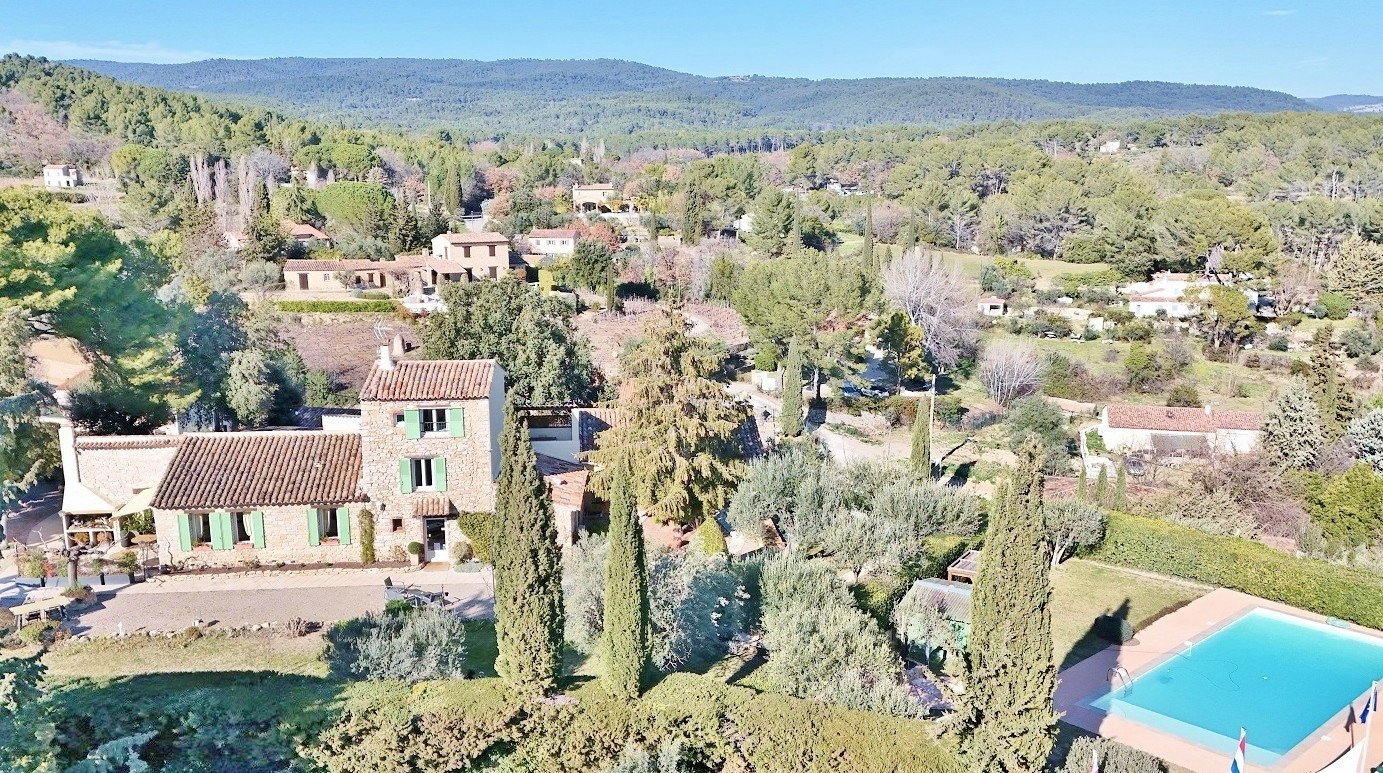 
                                                Vente
                                                 Bastide a Flayosc dans le Var proche village