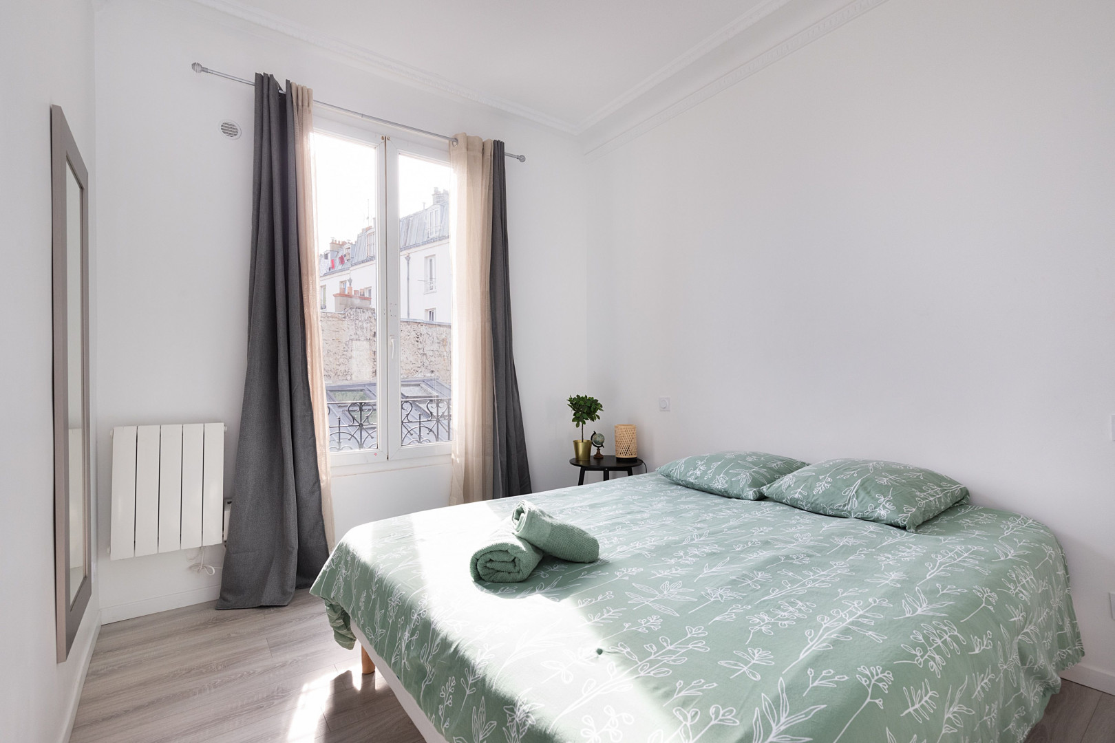 
                                                Location
                                                 Beau Duplex, St Denis Centre (10 min Paris métro) (loyer tout inclus)