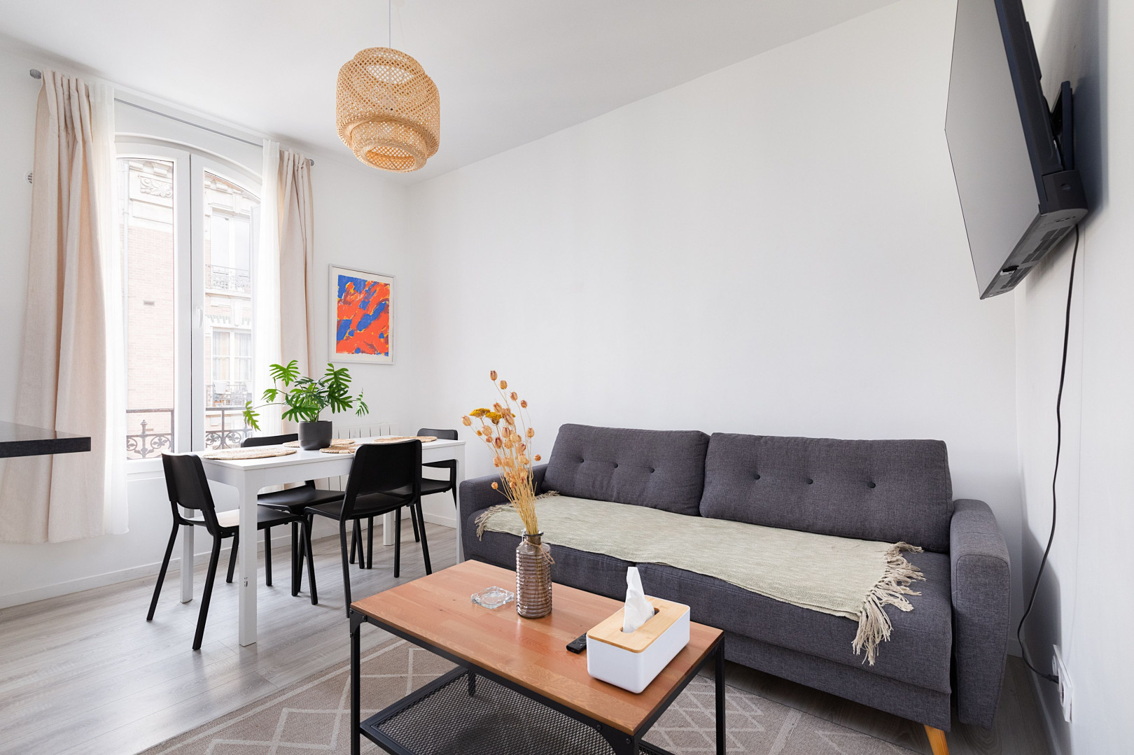 
                                                Location
                                                 Beau Duplex, St Denis Centre (10 min Paris métro) (loyer tout inclus)