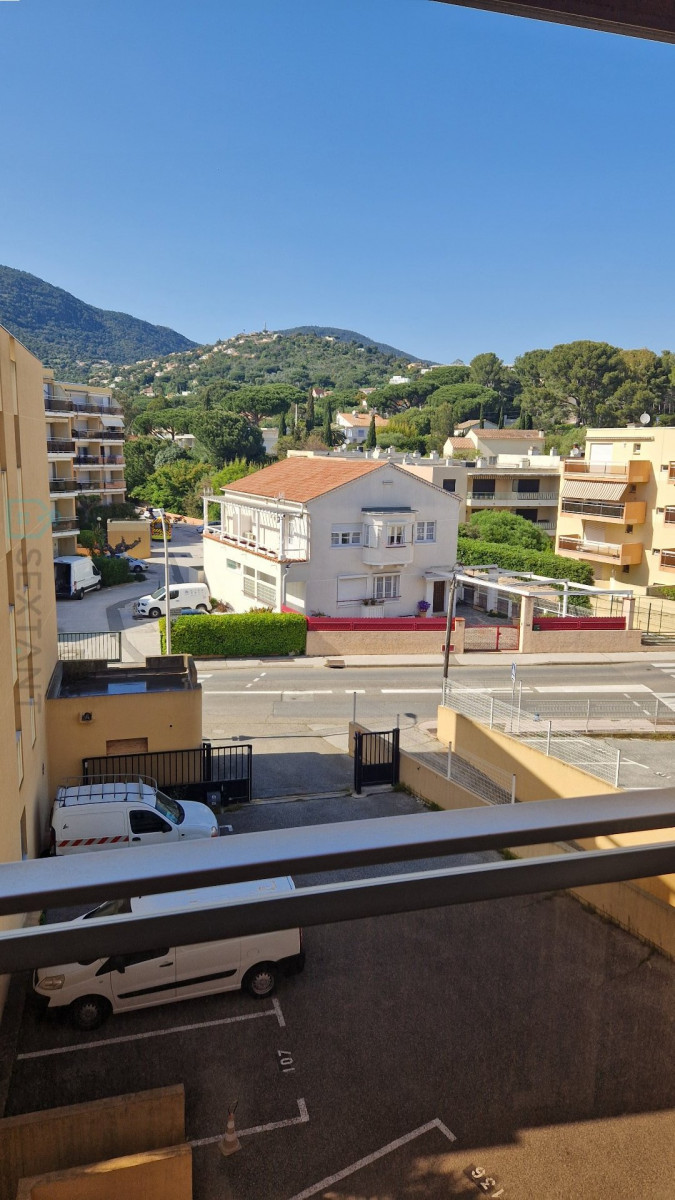 
                                                Vente
                                                 Bel appartement 3 pièces - 72 m² - Terrasse - Balcons - Piscine - 300m de la mer