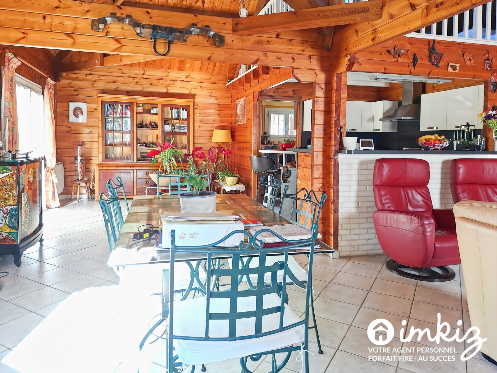 
                                                Vente
                                                 Belle Maison en Bois avec Piscine et Grand Jardin