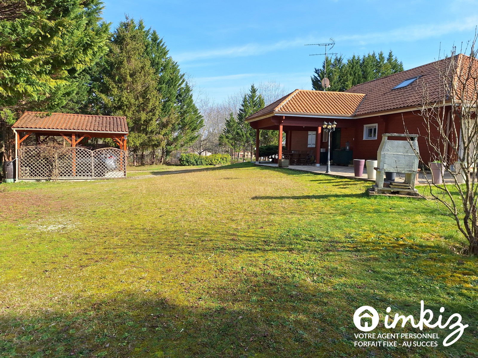 
                                                Vente
                                                 Belle Maison en Bois avec Piscine et Grand Jardin