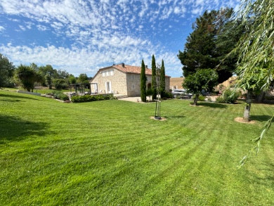 
                                                Vente
                                                 Belle propriété en pierres-gîte-piscine