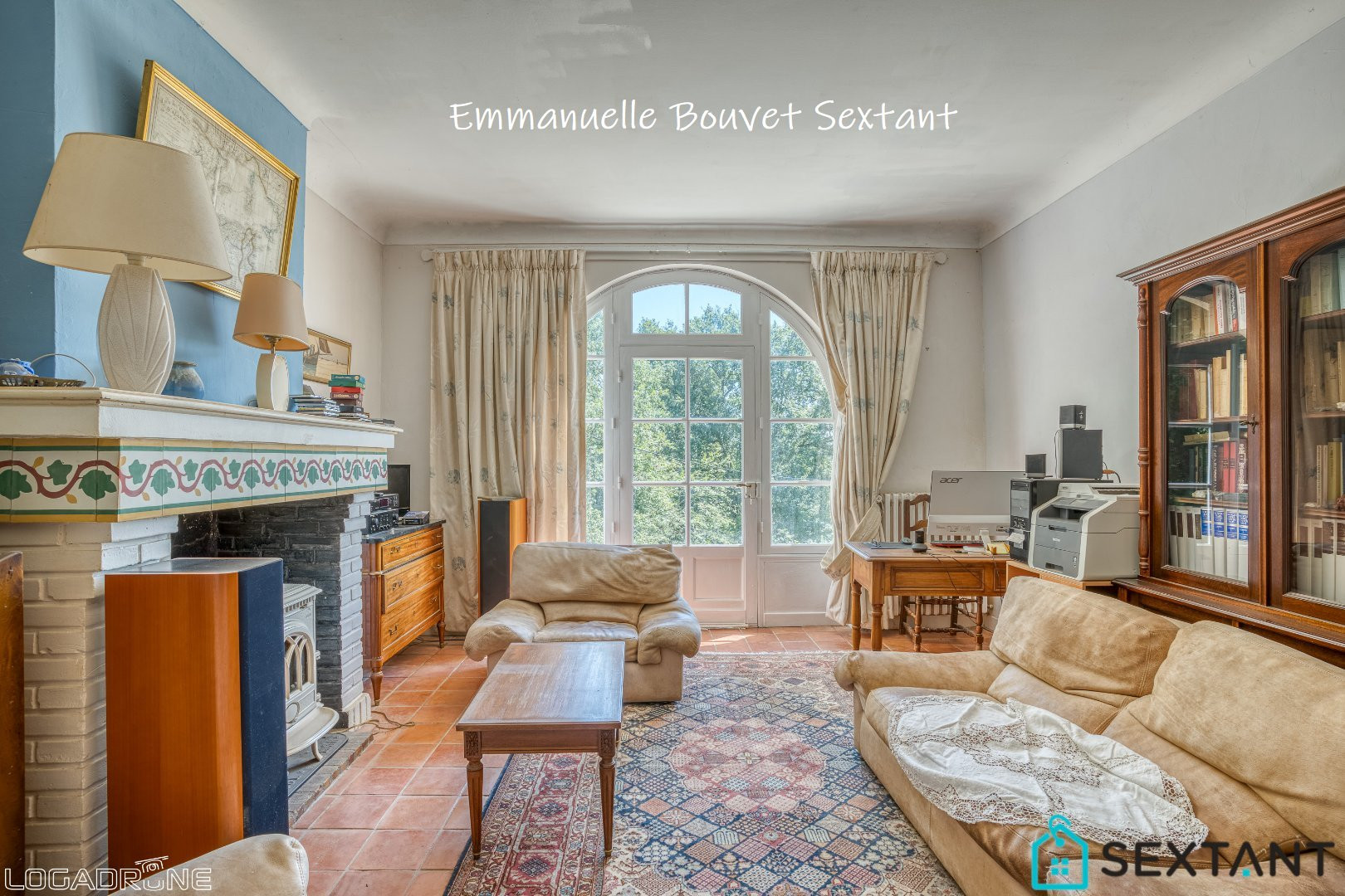 
                                                Vente
                                                 BERGERAC EST, grande maison en pierres sans aucun vis à vis, vue dégagée panoramique sur la campagne, 5 chambres, beaux volumes, piscine, triple garage, atelier, 7000 m2