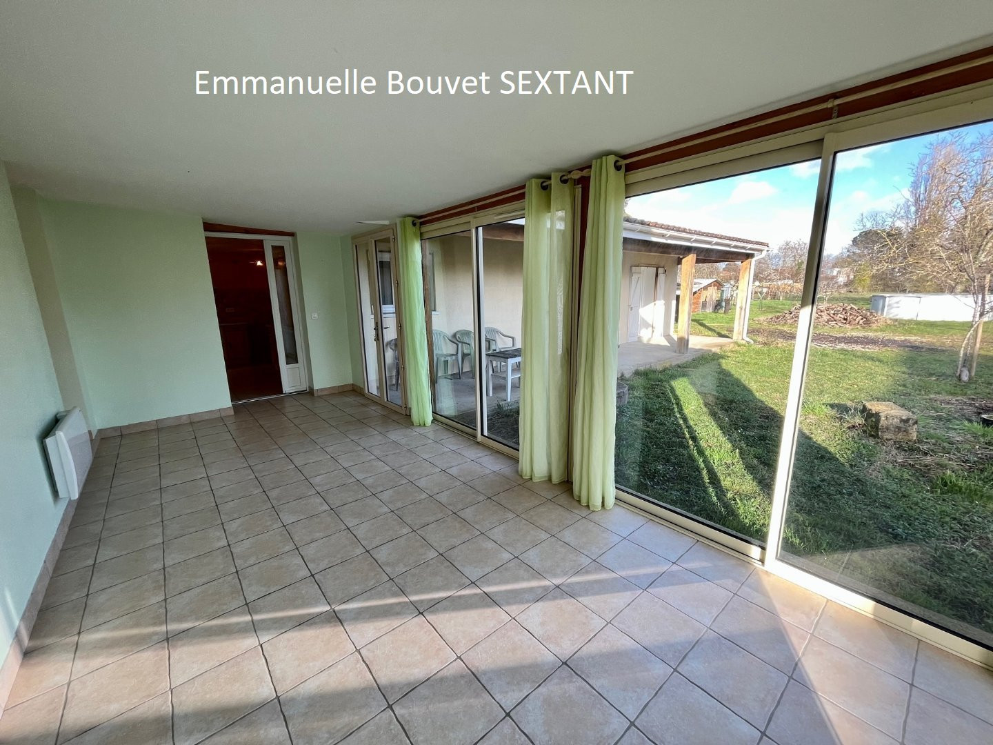 
                                                Vente
                                                 BERGERAC,maison année 30 avec extension, vie de plain-pied possible, 4 chambres, véranda, terrasse couverte, piscine hors-sol, grand terrain