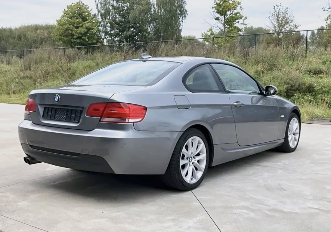 
                                                Voiture
                                                 BMW 325i boîte manuelle